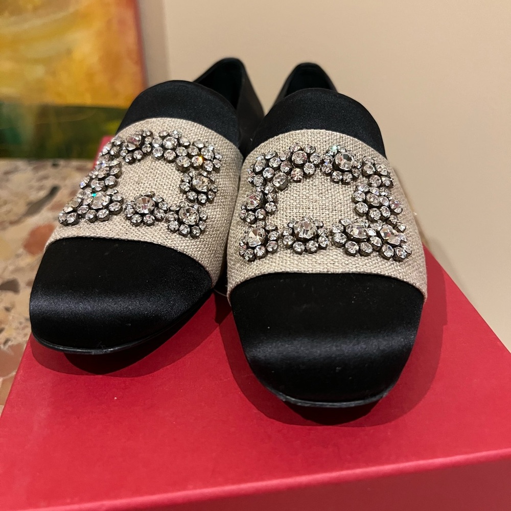 Roger Vivier Elegant Black and Cream Embellished Women's Shoes